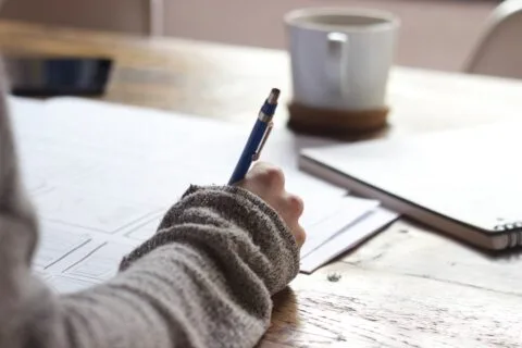 How to Write Better AI-Assisted Articles Without Sounding Robotic | Photo by Unseen Studio on Unsplash
